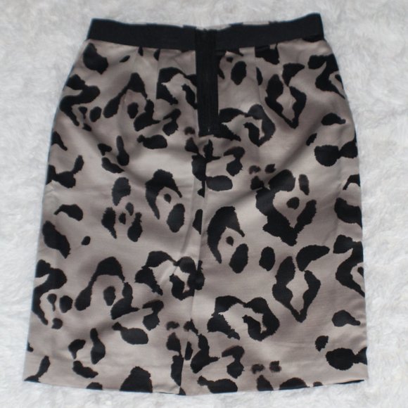 Ann Tayor Jaguar Print Midi Skirt - Picture 2 of 2